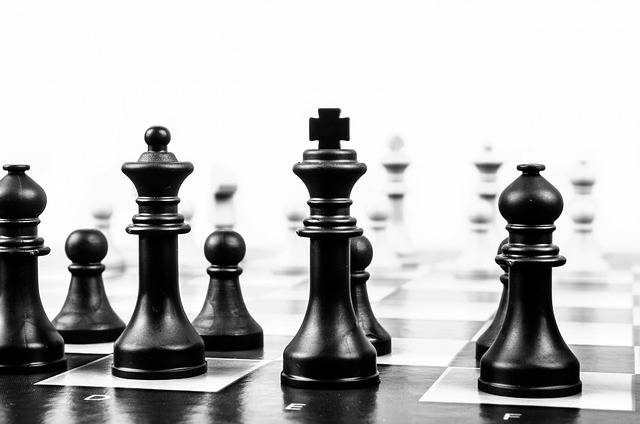 手機策略遊戲資源分配與陣型：進階攻略
